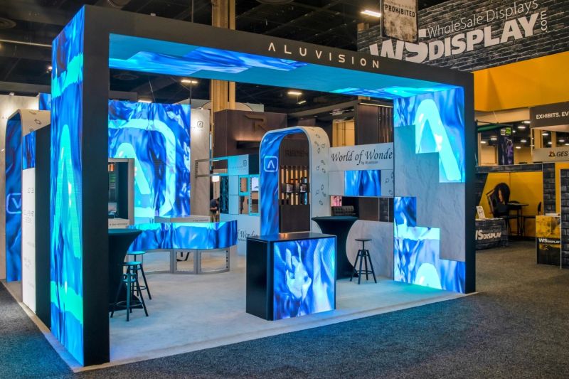 tecnologie per il digital signage in uno stand fieristico