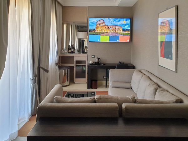 Hotel Tv Samsung nella Suite dell'Hotel Ritz di Roma Parioli