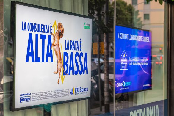 Display professionali per il Digital Signage nelle vetrine di IBL Banca