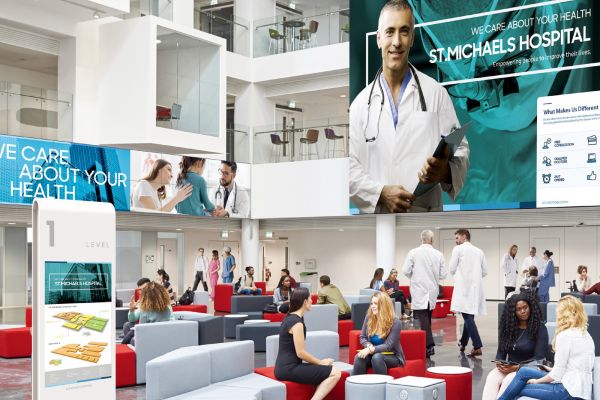 Digital Signage per Healthcare: display nella hall di un grande ospedale