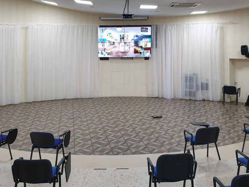 Samsung Videowall 2x2 nella sala conferenze del Centro Giovanni XXIII di Frascati 