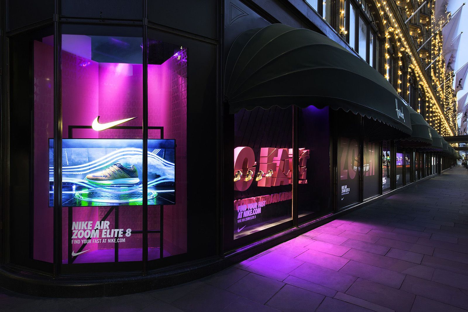 Digital Signage: display pubblicitari nelle vetrine di un celebre store di Londra