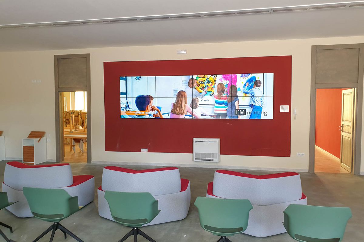 Videowall Samsung 4x2 presso la Biblioteca del Negroamaro a Guagnano