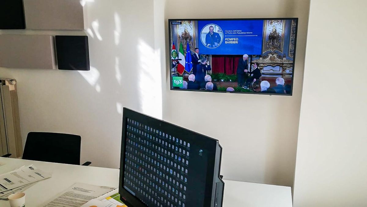 Hotel tv samsung installato presso il front office di Federparchi