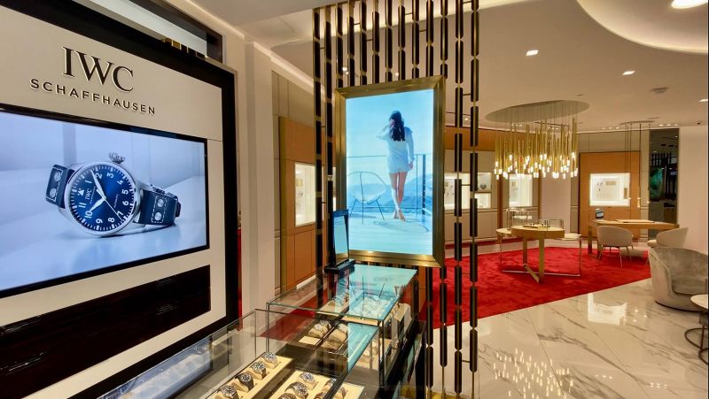 Utilizzo del Digital Signage e del Visual Merchandising in uno store.